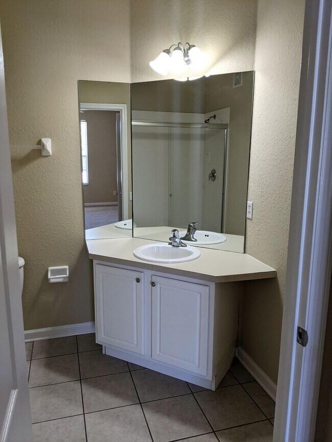 Building Photo - Ventura at Stonebridge Commons – 3 Bedroom...