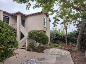 Building Photo - Adorable Rancho Del Oro Condo!