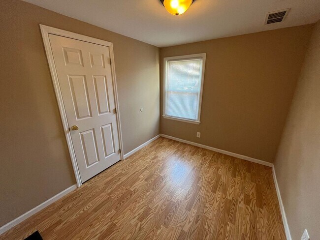 Building Photo - 348 Chase Ave