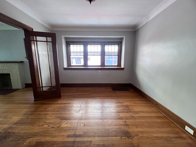 Building Photo - 00093 - Orchard Hill 256-258