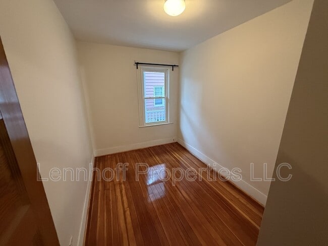 Building Photo - 15 Palmer St