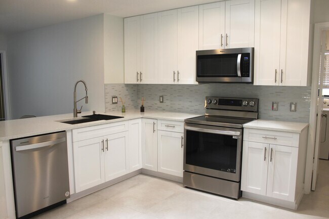 Building Photo - 1518 Primrose Ln