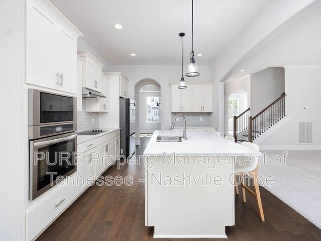 Building Photo - 631 Silva Ln