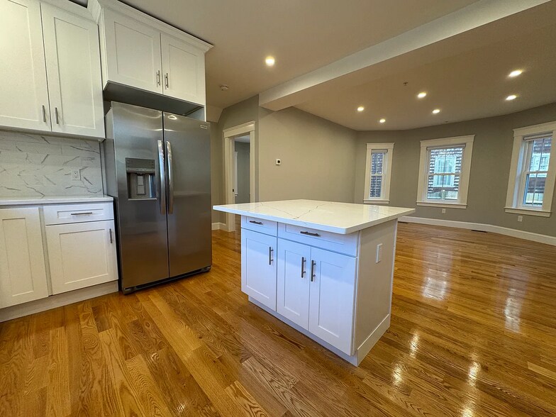 Building Photo - 86 Orchard St