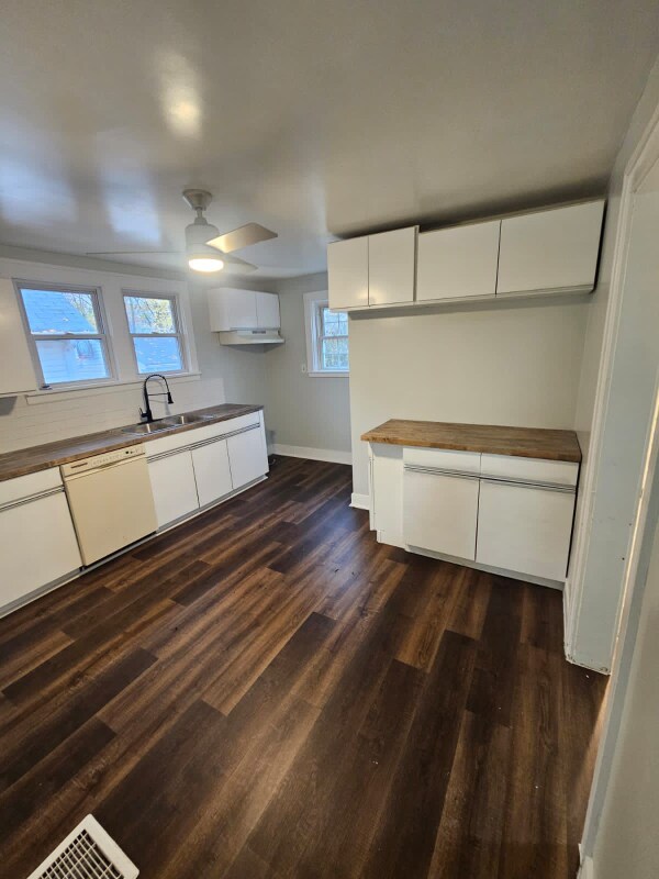 Building Photo - 5171 Charles St