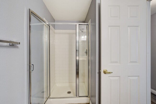 Building Photo - Stunning Upstairs Condo in Gated Indian Wells Community!