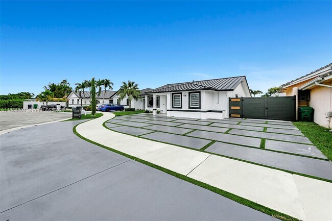 Building Photo - 13284 SW 39th St