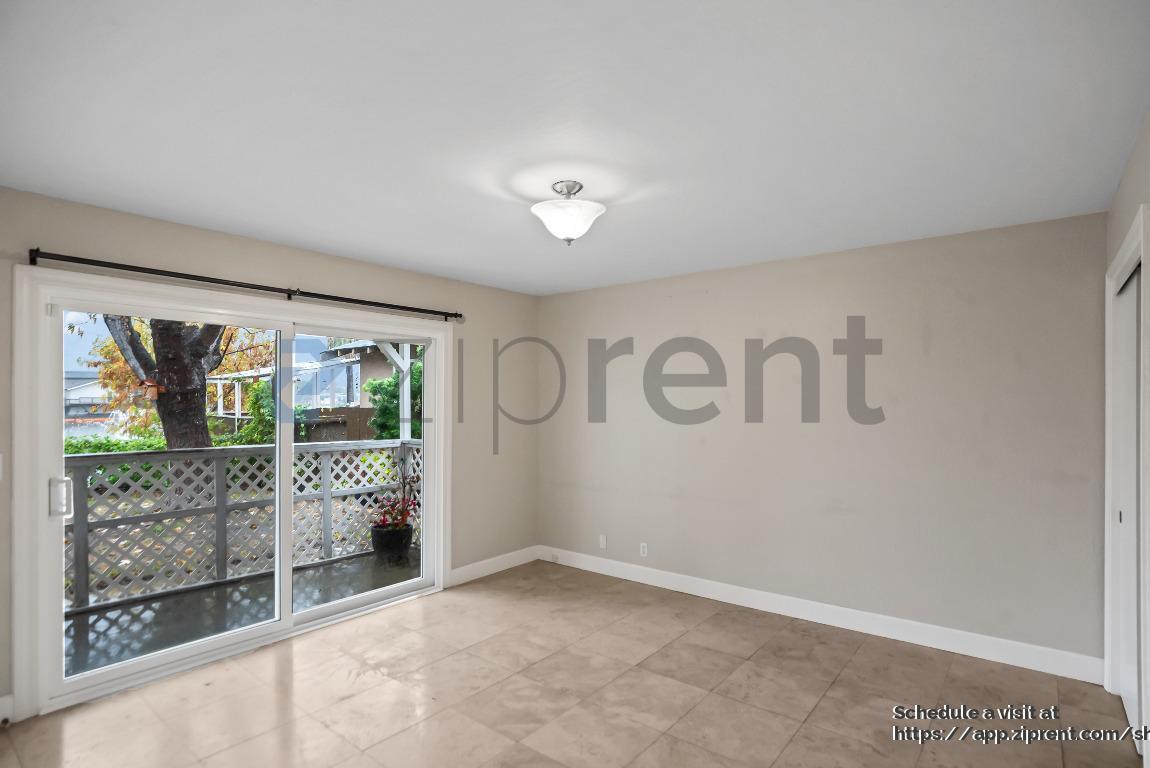 Building Photo - 48 N Lake Dr