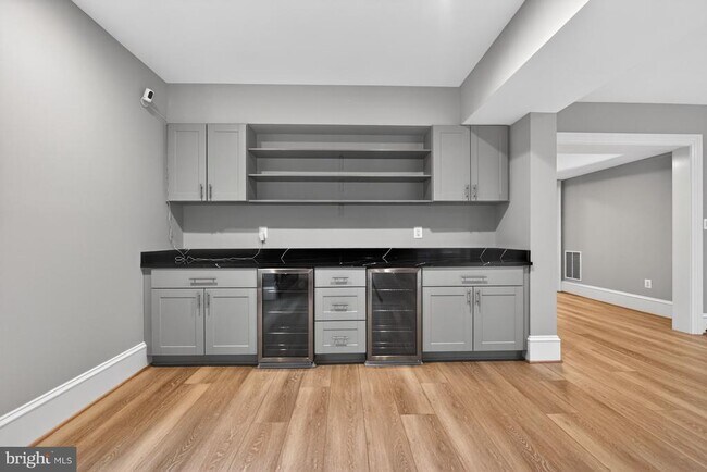 Building Photo - 7002 River Oaks Dr