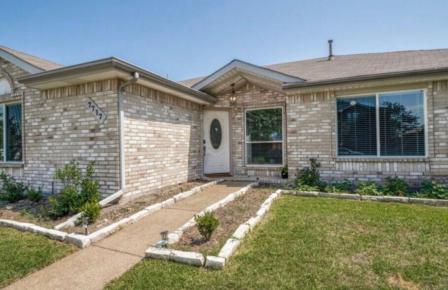 Building Photo - 7717 Coral Way