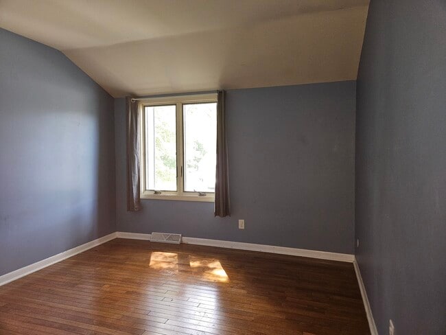 Building Photo - 786 N Van Nortwick Ave