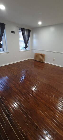 Building Photo - 99 Lark St