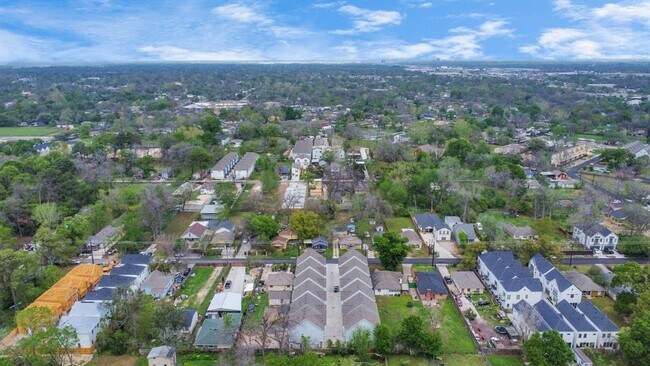 Building Photo - 849 Mansfield St