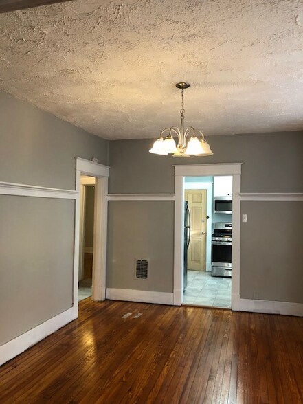 Building Photo - 260 Academy Ave