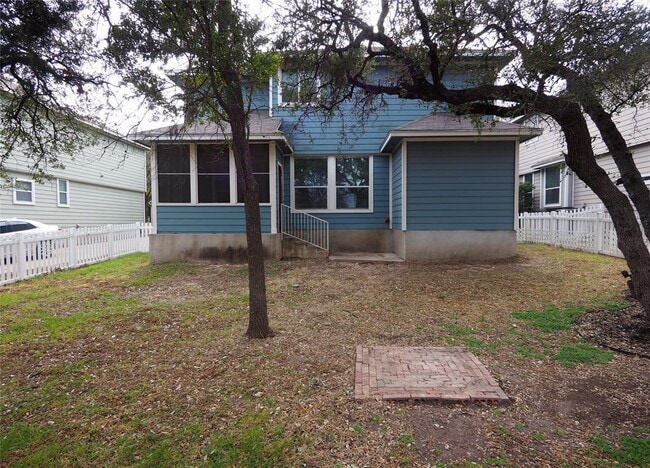 Building Photo - 915 Bogart Rd