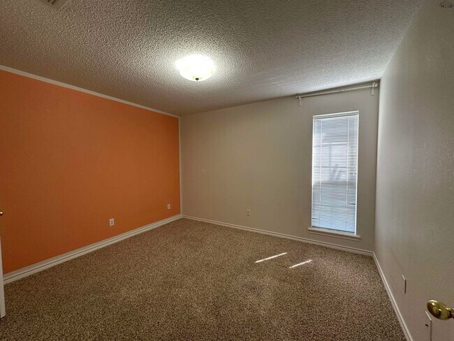 Building Photo - 3028 Whitehall Ln
