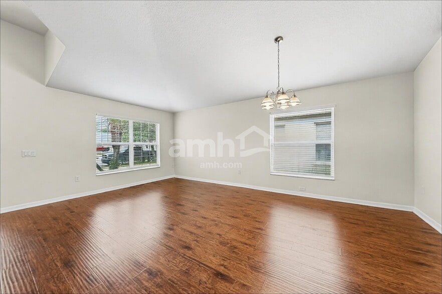 Building Photo - 1002 Cristelle Jean Dr