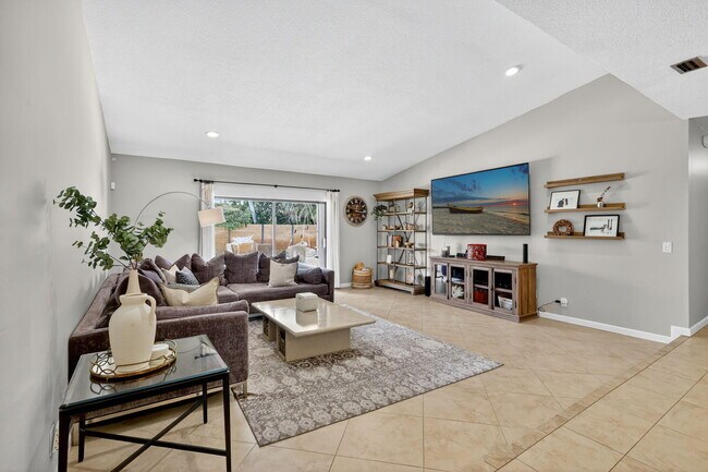Building Photo - 11294 Pine Valley Dr