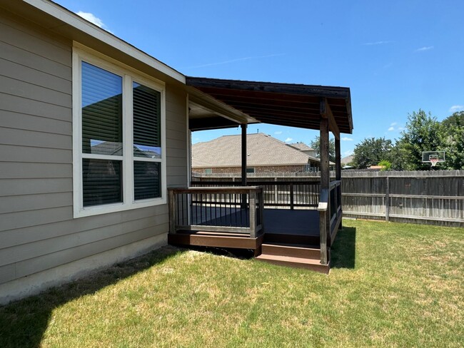 Building Photo - Stunning Rental Home in Gated Wortham Oaks...