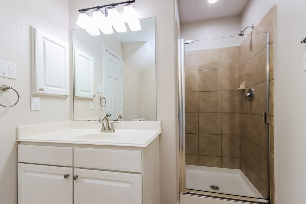 Building Photo - 16779 Warbler Dr