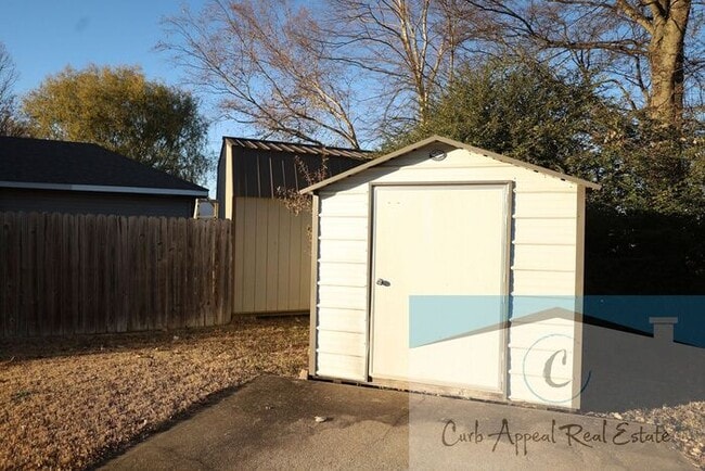 Building Photo - Move in special $800!! Beautiful 3 bed 2 bath home - Nettleton