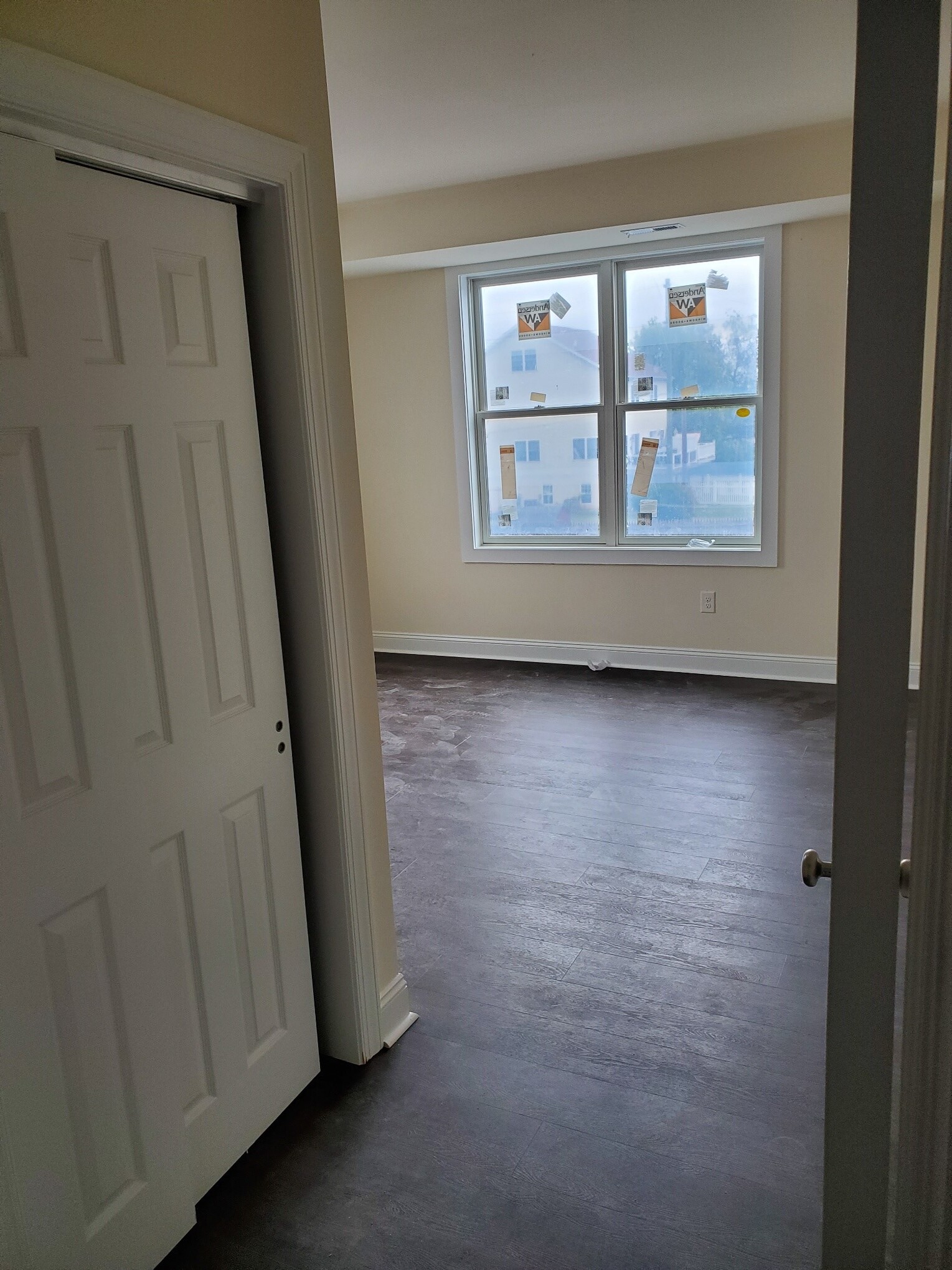 Building Photo - 1033 W Bridge St