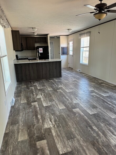 Building Photo - 8 Saratoga Dr