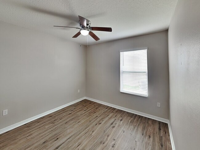 Building Photo - 361 Honey Bell Rd