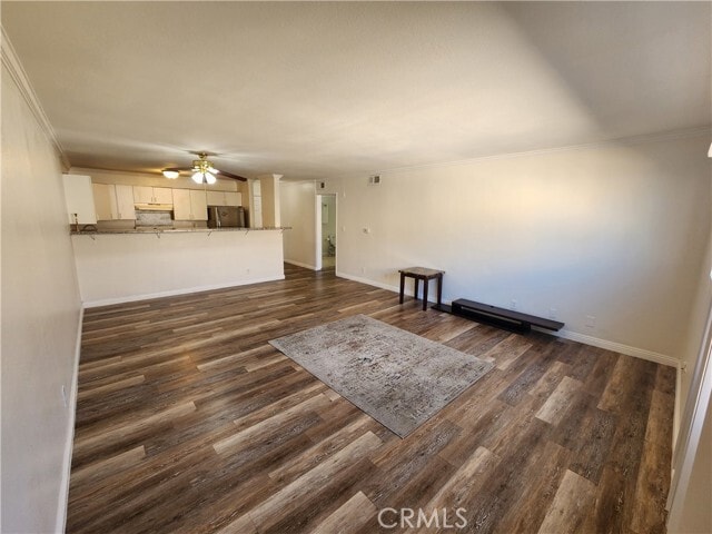 Building Photo - 14006 Vanowen St