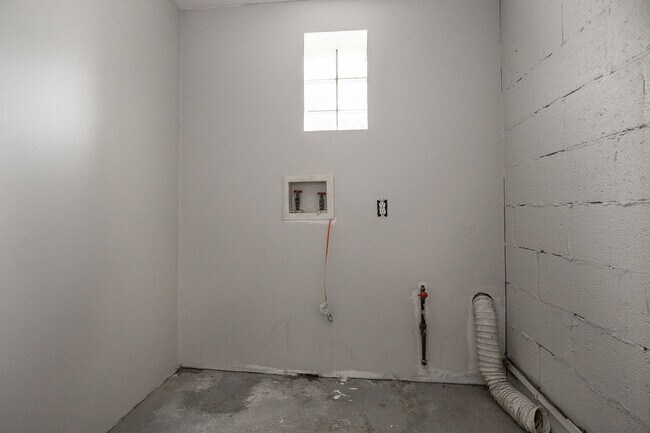 Building Photo - 3295 W 46th St
