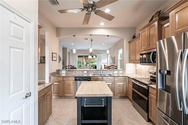 Building Photo - 3640 Lakeview Isle Ct