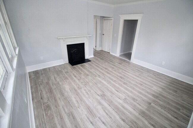 Building Photo - Exclusively Offered by Muse Realty Rentals...