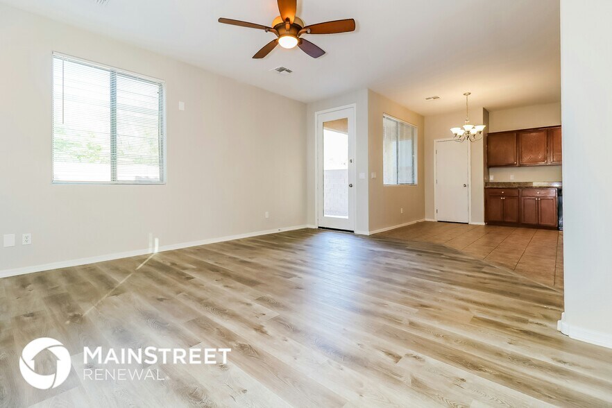 Building Photo - 15418 W Laurel Ln