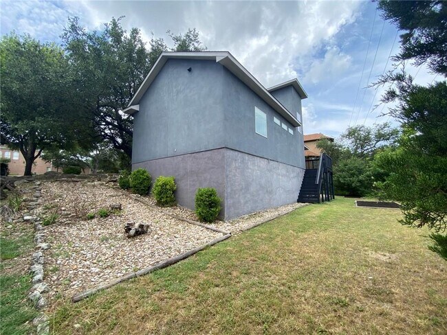 Building Photo - 204 Spellbrook Ln