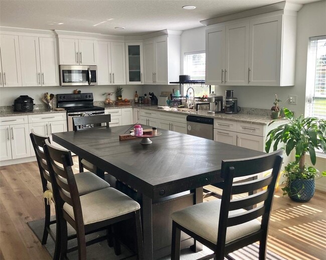 Building Photo - 2101 Queensboro Ave S