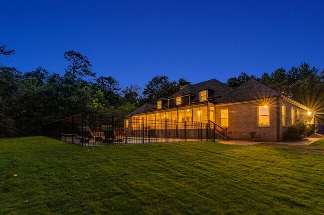 Building Photo - 6043 Giles Rd