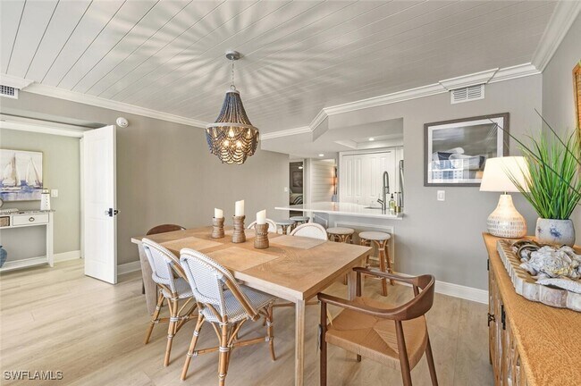 Building Photo - 9103 Vanderbilt Dr