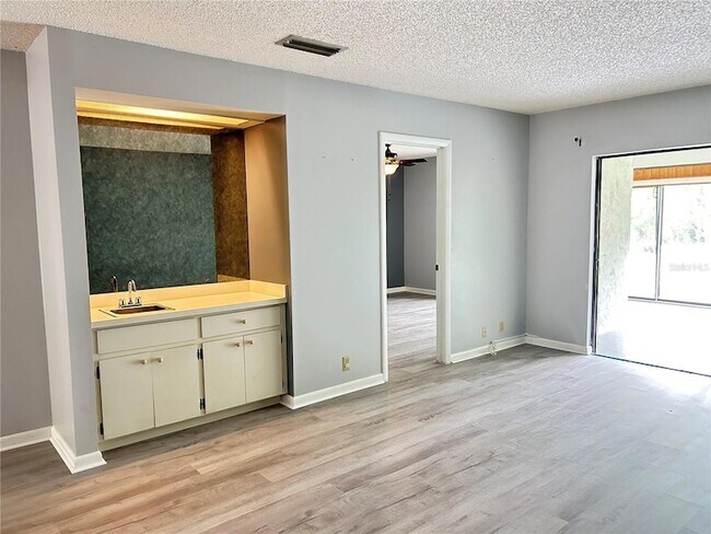Building Photo - 1026 Medinah Dr