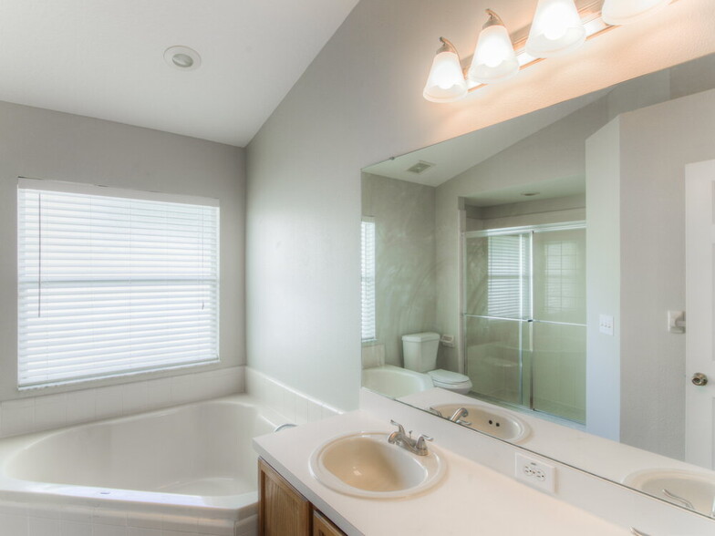 Building Photo - 1051 Woodsong Way