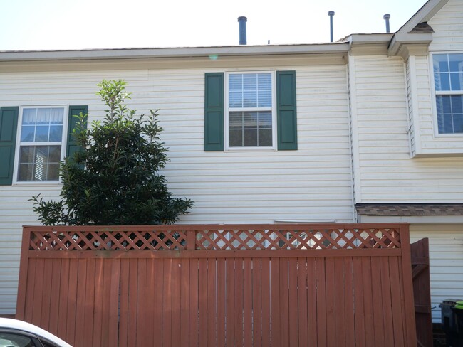 Building Photo - 101 Post Oak Rd