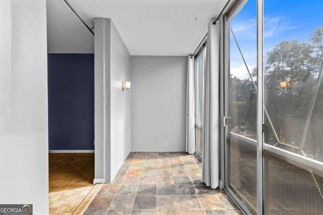 Building Photo - 130 26th St NW