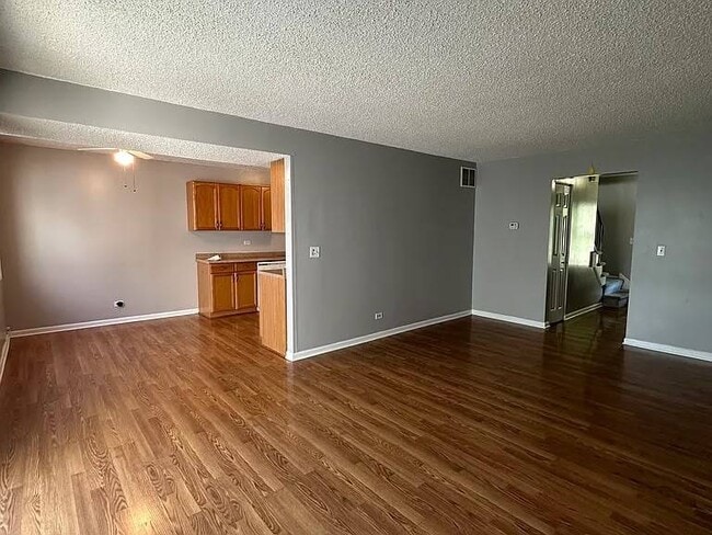Building Photo - 1741 Bell Dr
