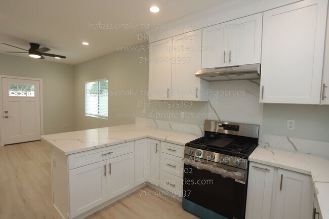 Building Photo - 9565 Mansor Ave
