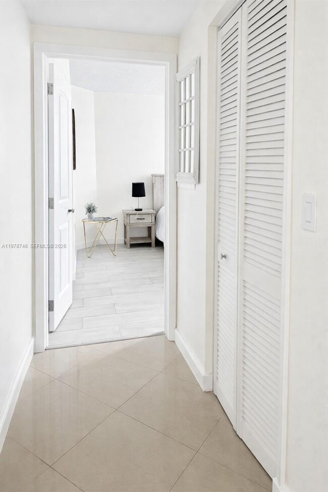 Building Photo - 19901 E Country Club Dr