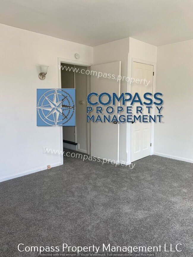 Building Photo - $ 1795 - 4 Bedroom, 1.5 Bath 3 Floor Home,...