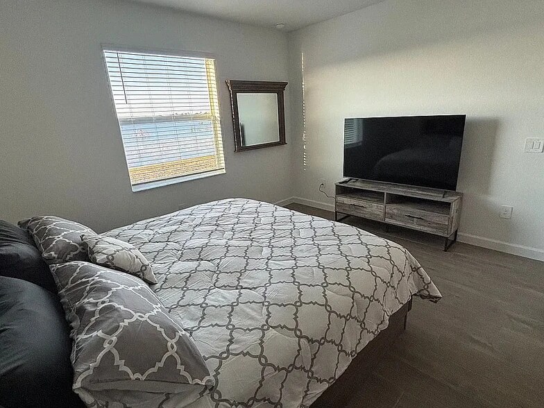 Building Photo - 8256 Shore Lake Dr