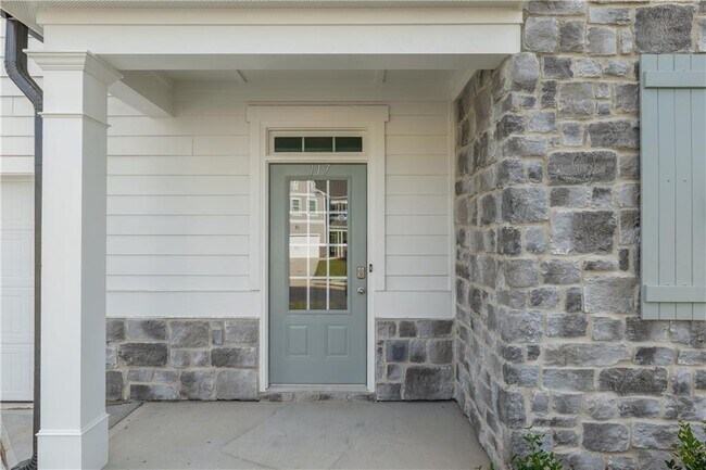 Building Photo - 117 Landsdowne Way SE