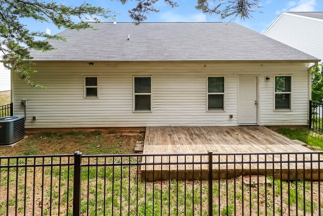 Building Photo - 2521 Meadow Crossing Dr