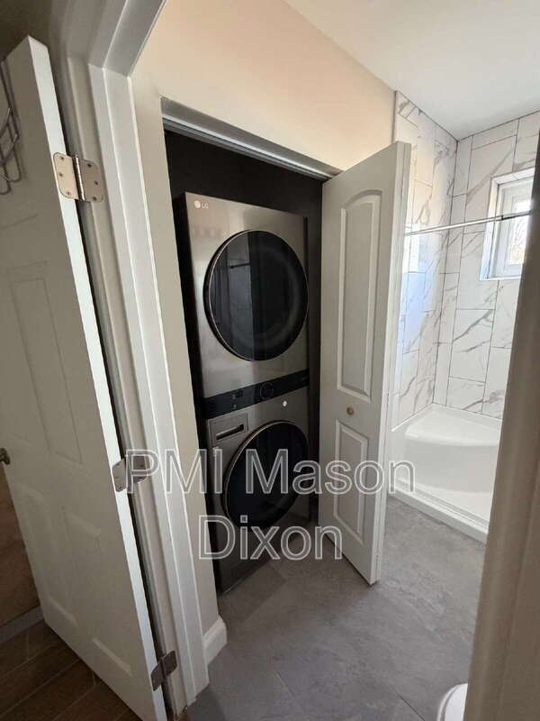 Building Photo - 330 Compton Ave