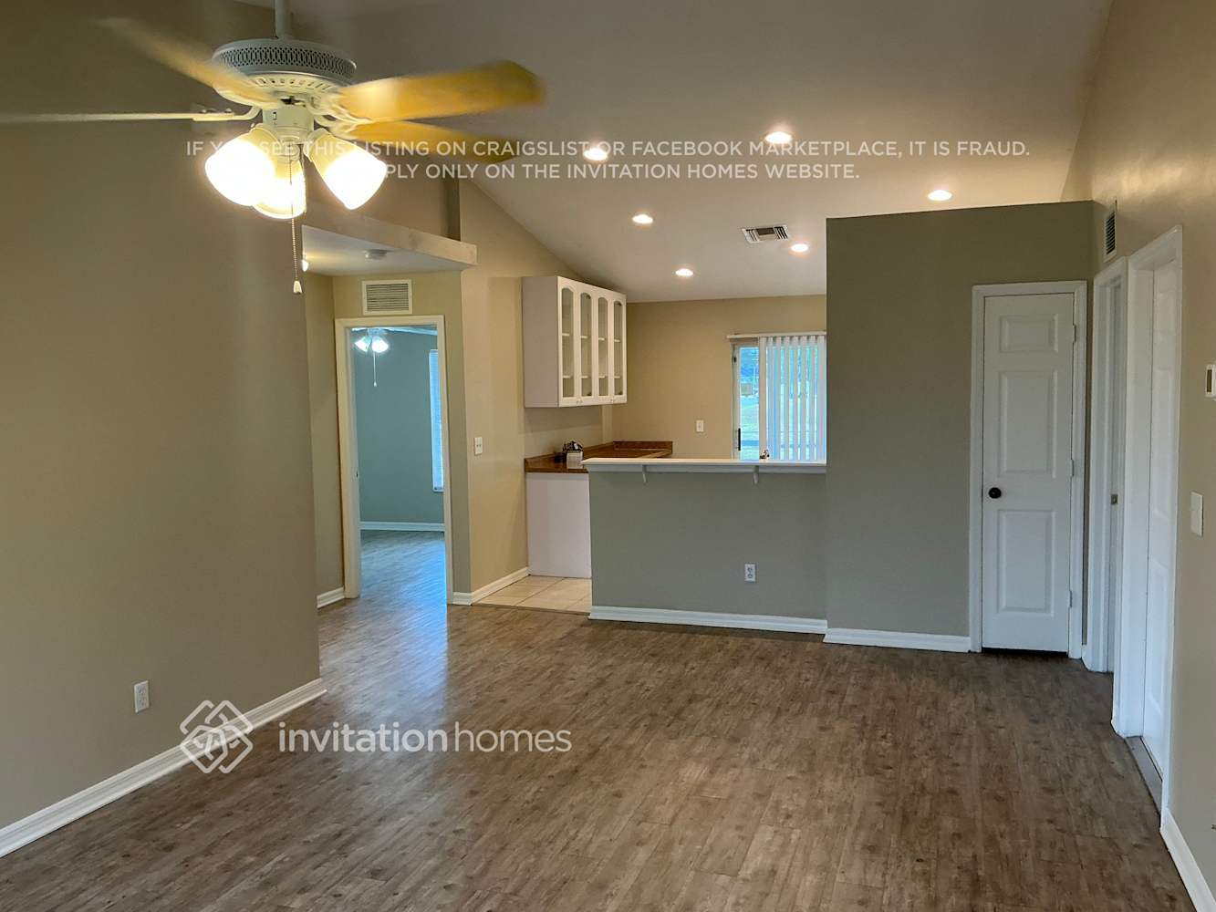 Building Photo - 904 NE 5th Pl